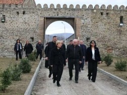 თინათინ რუხაძე