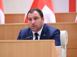 ირაკლი კირცხალია