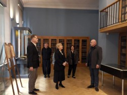 თინათინ რუხაძე