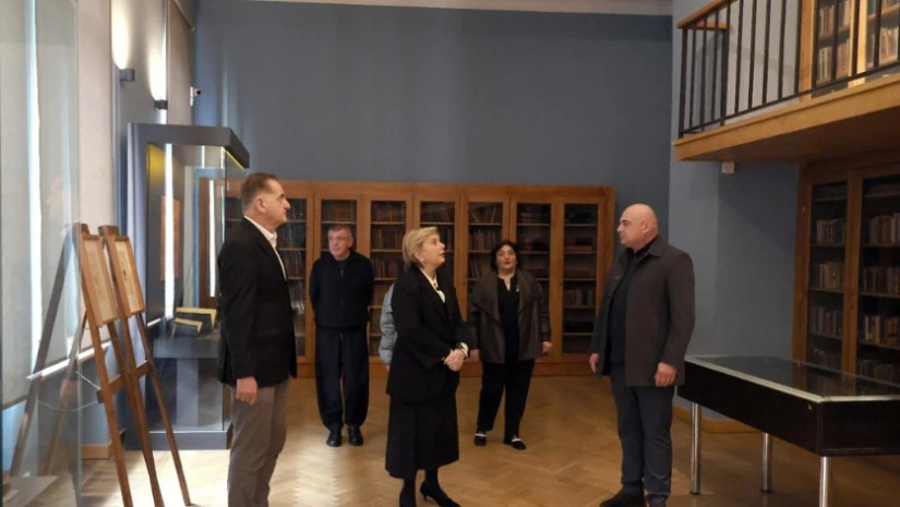 თინათინ რუხაძე