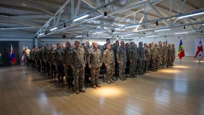 ოფიცრები