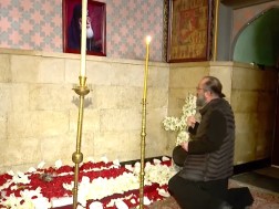 მოქალაქეები სიონის ტაძარში დილიდან მიდიან მოქალაქეები სიონის ტაძარში დილიდან მიდიან