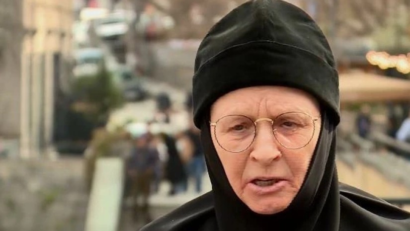 იღუმენია