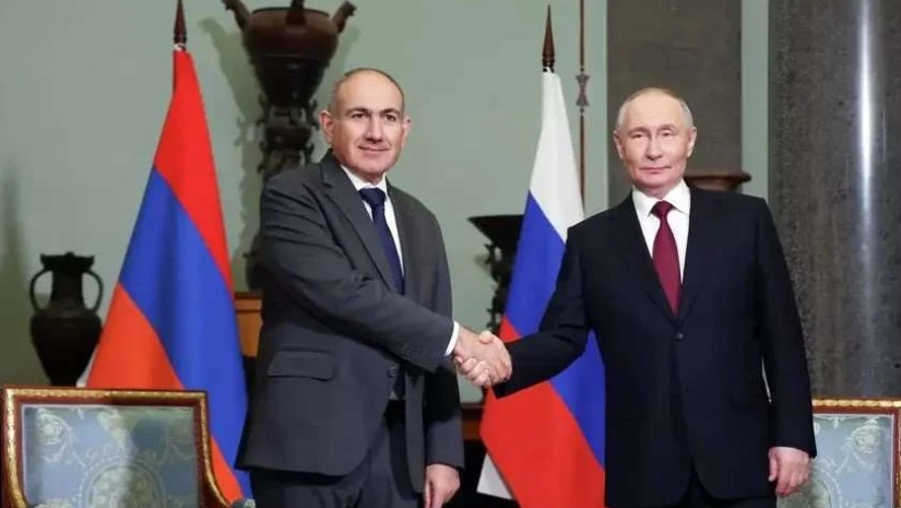 ნიკოლ ფაშინიანი ვლადიმირ პუტინი