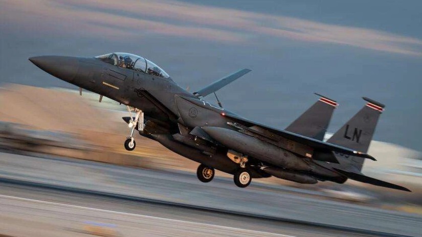 სამხედრო თვითმფრინავი