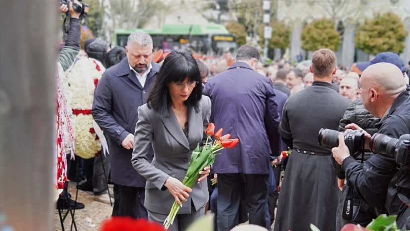 თეა ახვლედიანი