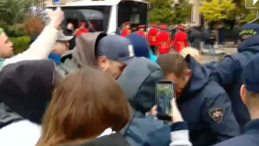 დაპირისპირება