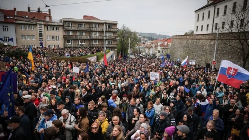 ლოვაკეთ