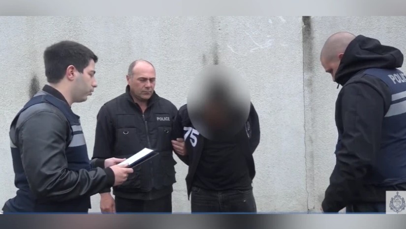 დაკავება