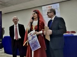 ფიქრია