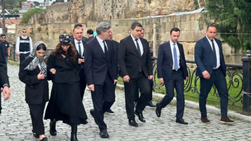 სვეტიცხოვლის ტაძარში საქართველოს პრეზიდენტი და პარლამენტის თავმჯდომარე მივიდნენ