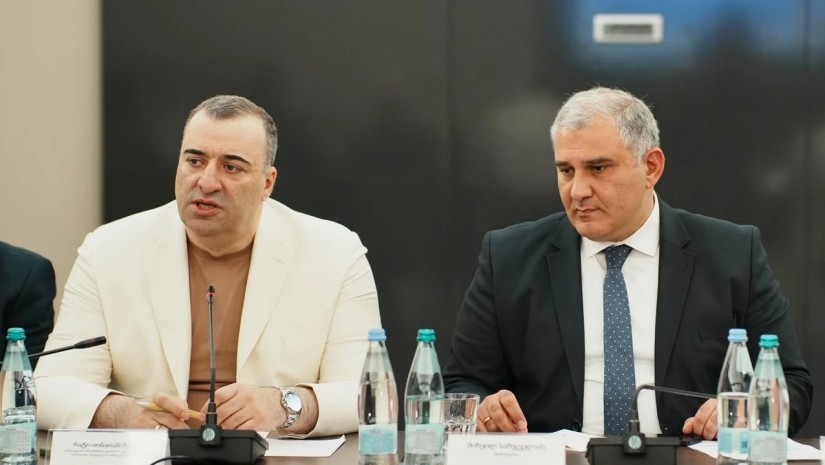 რატი იოთანამიშვილი