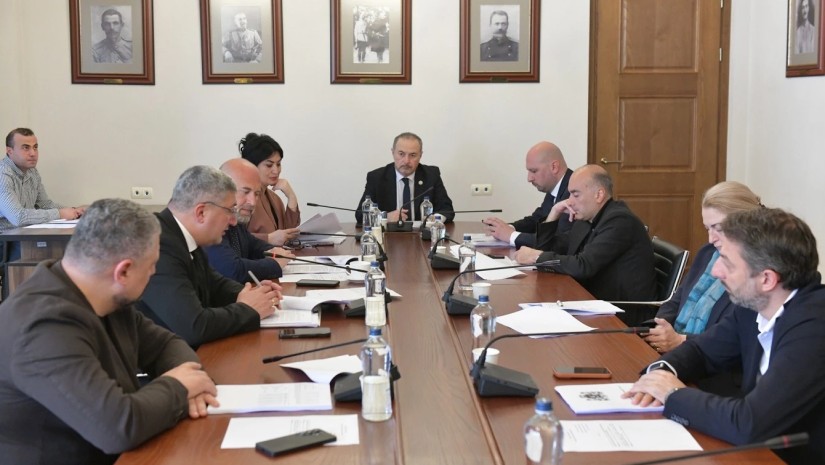 პარლამენტი