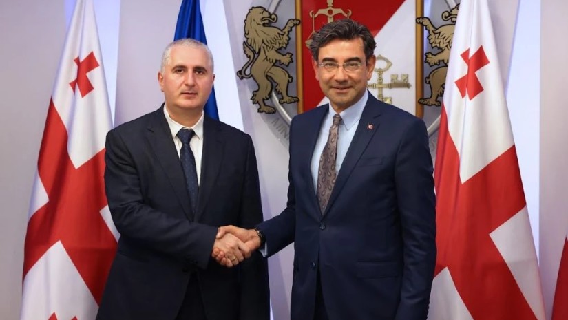 ლაშა ხუციშვილი თურქეთის ელჩს შეხვდა