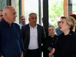კულტურის მინისტრმა თინათინ რუხაძემ ონში მდებარე რაჭის მუზეუმის ახალი შენობა დაათვალიერა კულტურის მინისტრმა თინათინ რუხაძემ ონში მდებარე რაჭის მუზეუმის ახალი შენობა დაათვალიერა