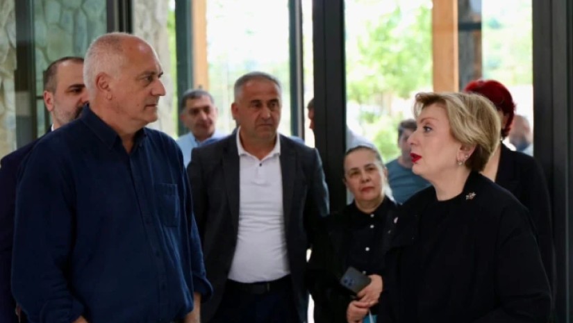 კულტურის მინისტრმა თინათინ რუხაძემ ონში მდებარე რაჭის მუზეუმის ახალი შენობა დაათვალიერა