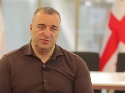 რატი იონათამიშვილი