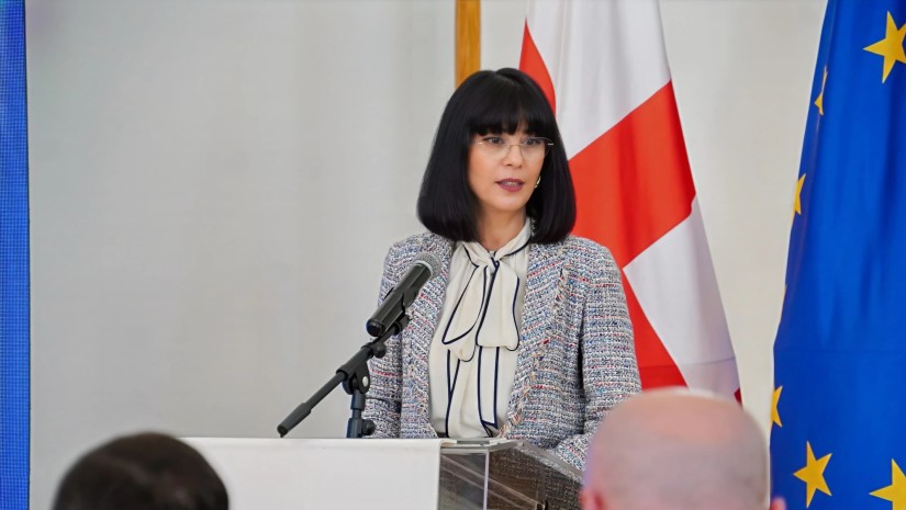 თეა ახვლედიანი