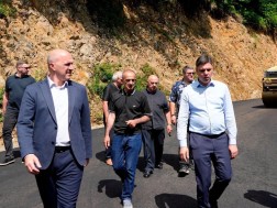 სოფელ ჯუმათში მამათა მონასტერთან მისასვლელი გზის რეაბილიტაცია მიმდინარეობს