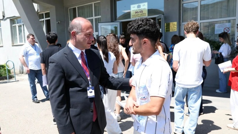მინისტრი გამოცდაზე