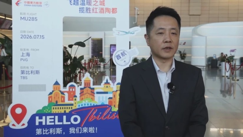 "China Eastern Airlines"-ის წარმომადგენელი