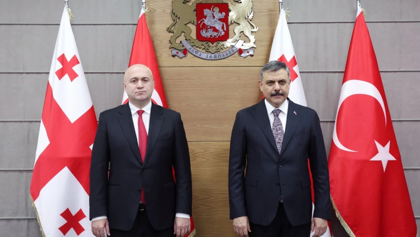 საქართველოს შინაგან საქმეთა მინისტრმა სულხან თამაზაშვილმა თურქ კოლეგას შინაგან საქმეთა სამინისტროში უმასპინძლა