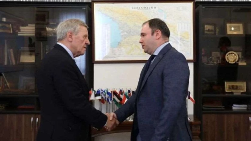 ნიკოლოზ სამხარაძე