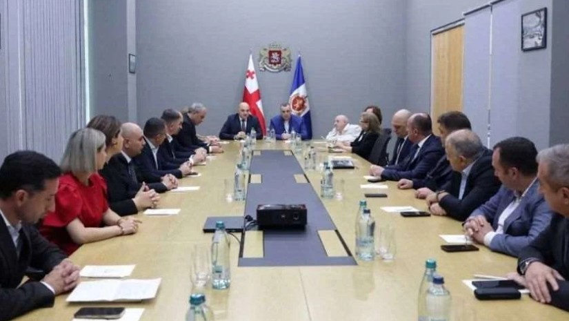 რატი იონათამიშვილი