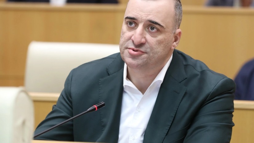 რატი იონათამიშვილი