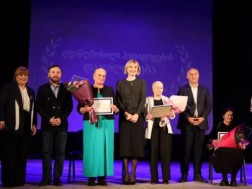 ღვაწლმოსილ პედაგოგებს განსაკუთრებული წვლილისთვის მადლობის სიგელები