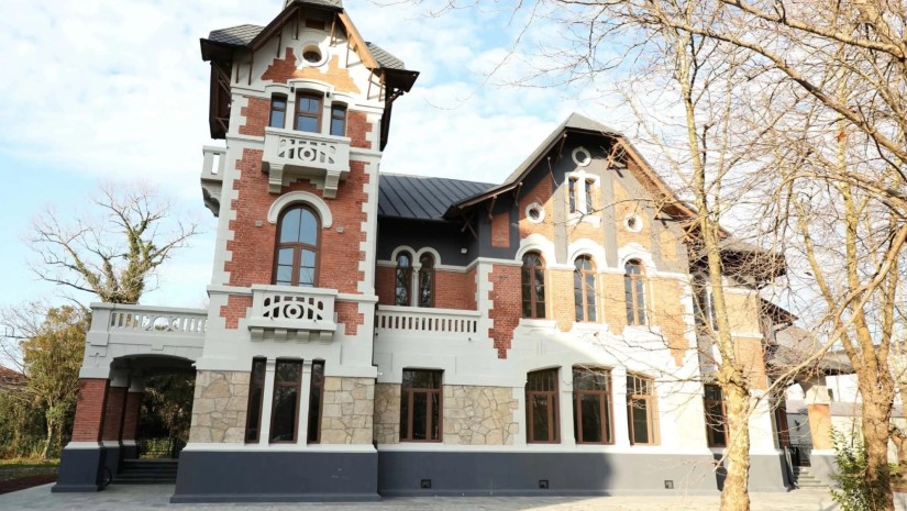 შენობა ფოთ