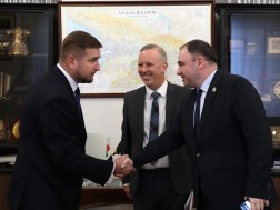 ნიკოლოზ სამხარაძე დიდი ბრიტანეთის ელჩს და უკრაინის საქმეთა დროებით რწმუნებულს შეხვდა
