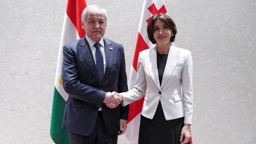  მაკა ბოჭორიშვილი ტაჯიკეთის რესპუბლიკის საგარეო საქმეთა მინისტრს სიროჯიდინ მუხრიდინს შეხვდა