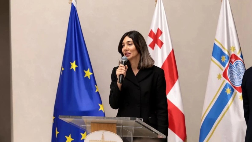 თინათინ ნიბლოშვილი