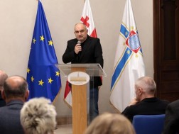 შალვა პერენაძე